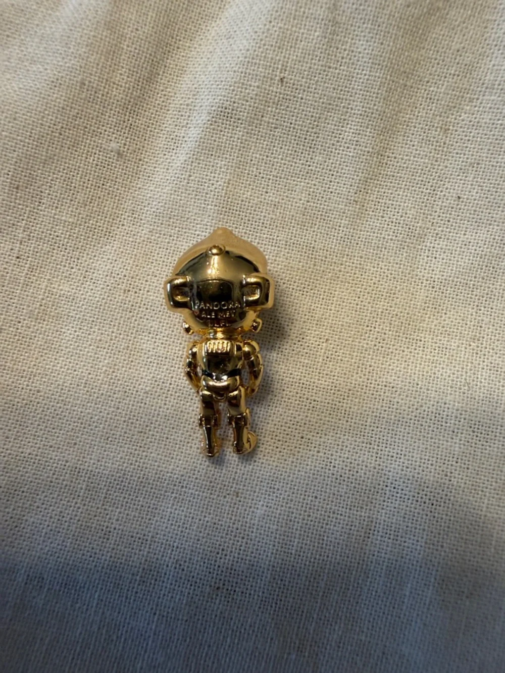 Pandora Star Wars C3-PO Charm - Picture 3 of 5